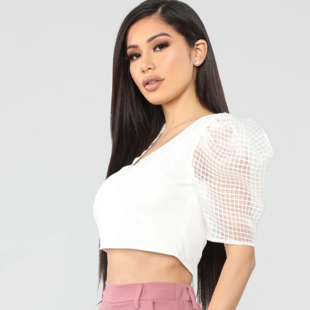 NWT Sold Out Fashion Nova puff sleeve zipp…